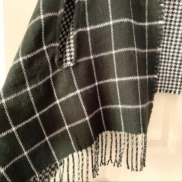 NWT Trouvé fringe poncho - Picture 2 of 5